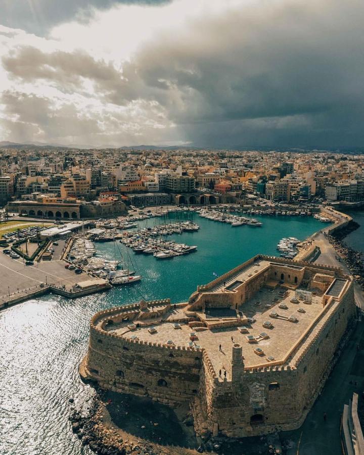 Minos By Agora Luxury Apartments In The Heart Of Heraklion ภายนอก รูปภาพ